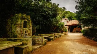 Parques De Sintra Convento Dos Capuchos Terreiro Fonte